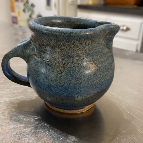 Hand thrown Creamer and Sugar Bowl - Picture 5 of 15